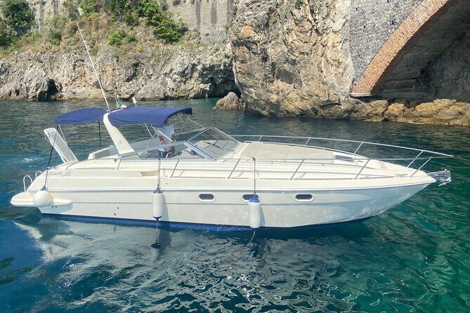 4-hour boat tour of the Amalfi Coast - Conca dei Marini to Emerald Grotto: arches, beaches, and famous sightings