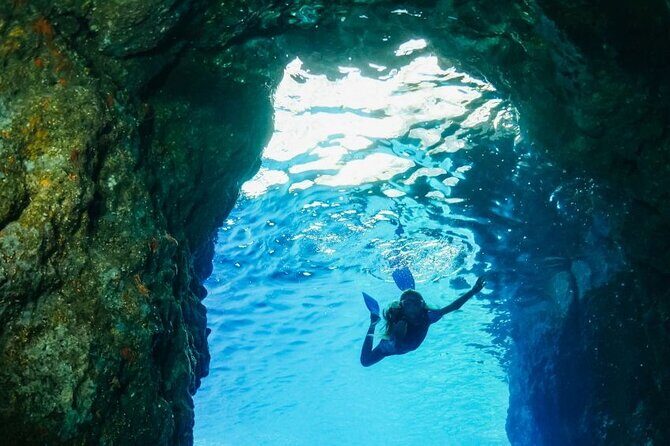 4-hour boat tour of the Amalfi Coast - Fjord of Furore and Africana Cave (Praiano): the coast’s dramatic cut
