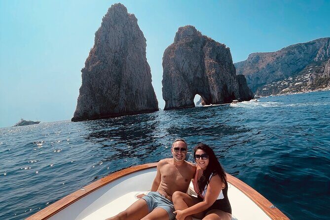 7 Hours Private Boat Experience on Capri from Positano - White Grotta: The Limestone “White” Moment