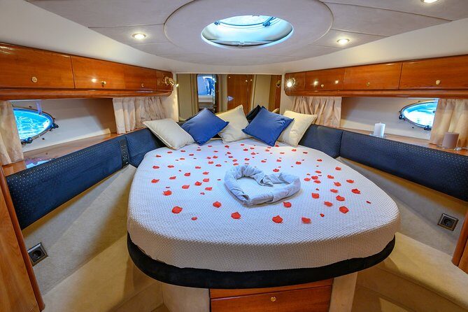 A special 2 days Mini Cruise: Capri Island and the Amalfi Coast - The human factor: captains and crew who steer the mood