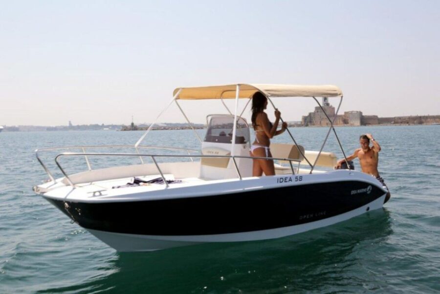 Amalfi: boat rental no license - Capri and the Amalfi Coast, at your own pace
