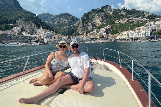 Amalfi Boat Tour from to Positano Praiano or Amalfi. 7 hours - Sea-access lunch: how the captain’s route can save your day
