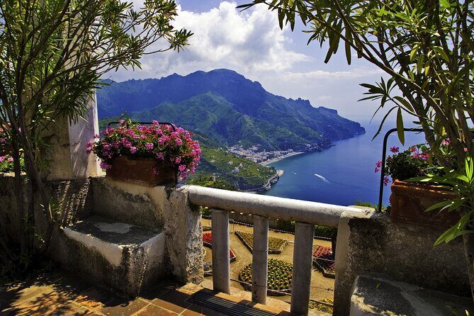 Amalfi Coast and its amazing beauty - Amalfi town for 45 minutes: find the center and slow down once