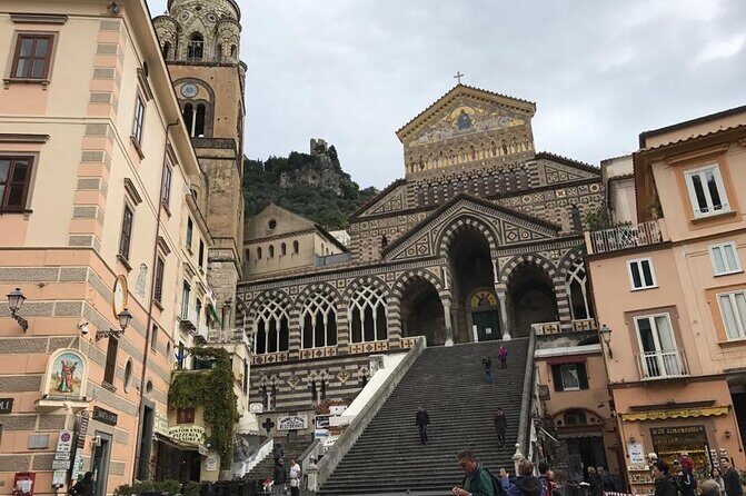 Amalfi Coast and Pompeii day tour - Comfort on the road: A/C minivan, lunch timing, and weather reality