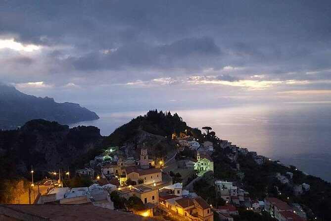 Amalfi Coast and Surrounding Area - Smart-casual dress code and practical comfort tips