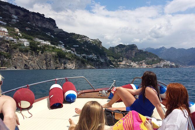 Amalfi Coast Boat Tour from Sorrento with Positano Visit - Cruising the Gulf of Salerno: Nerano, Li Galli, and sea-level views