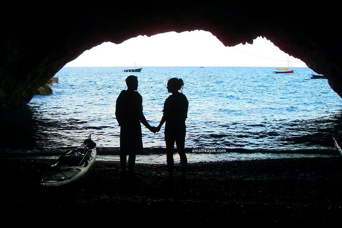 Amalfi Coast Kayak Tour: Explore Caves, Arches & Hidden Beaches - Guides and photo service: why the high ratings make sense