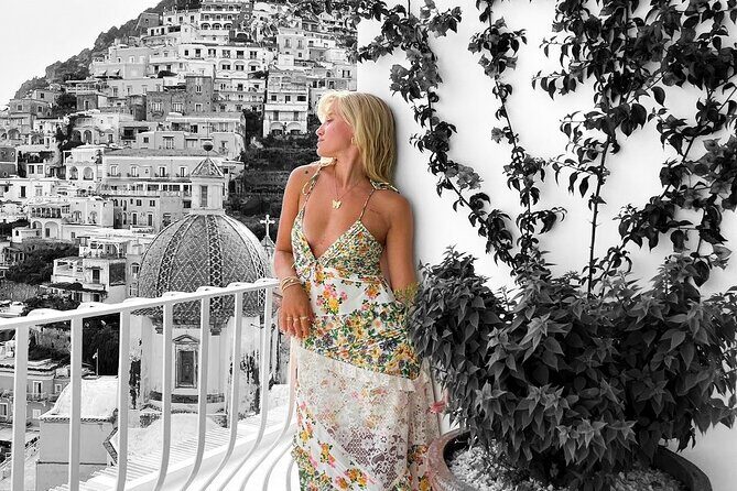 Amalfi Coast Photo Shoot: Positano, Sorrento & More - Pose help that works for couples, families, and surprise proposals