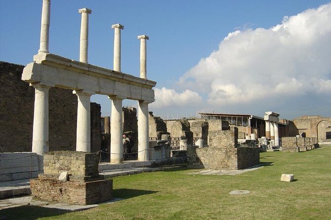 Amalfi Coast: Pompei & Vesuvius small group with Skip the line tickets - Why Pompeii and Vesuvius work so well from the Amalfi Coast