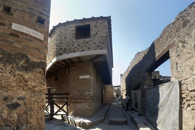Amalfi Coast: Pompei & Vesuvius small group with Skip the line tickets - Vesuvius National Park: crater views with a short, solid uphill walk