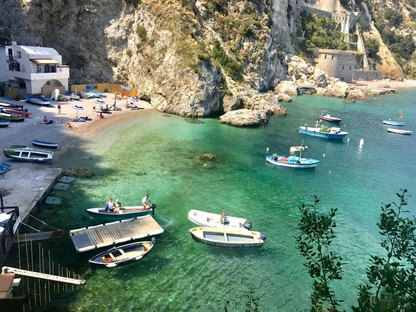 Amalfi Coast: Private Boat Trip with Prosecco and Snorkeling - Why an 8 mt gozzo feels more Amalfi than Amalfi Cruises ads