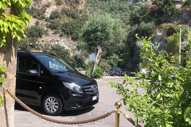 Amalfi Coast Private Day Tour with English speaking driver - Positano stop: walking the artists’ path to Spiaggia Grande