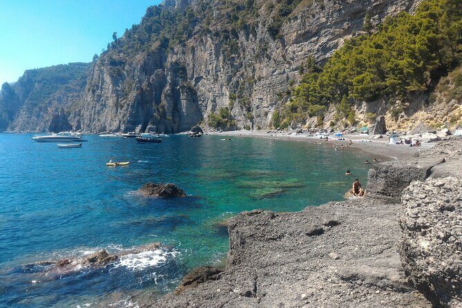 Amalfi Coast Private Tour from Sorrento - Premium 28ft Boat - Onboard Comfort: Drinks, Water, and the 28ft Advantage