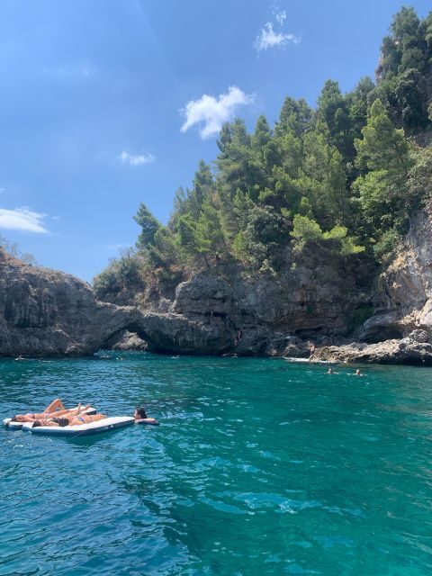 Amalfi coast: Rent boats in Salerno without license - Price and value: what $260.56 buys for up to 6 people