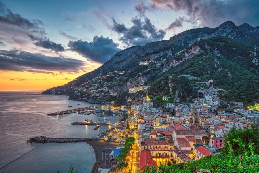 Amalfi Coast: Romantic Sunset Cruise with Music & Cocktails - Sunset on the Horizon: The Moment the Tour Is Built Around