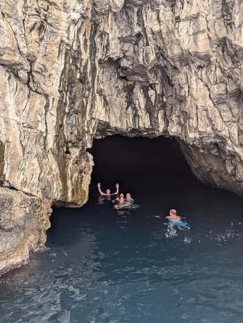 Amalfi coast small-group boat tour w/ drinks & sandwich - Fiordo di Furore to Positano: quick photos, then a proper hour in town
