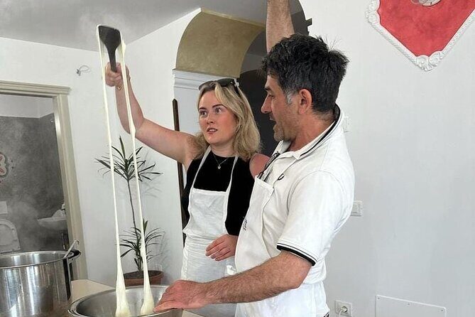 Amalfi: lezione di cucina su pasta, mozzarella e tiramisù - How the 3-hour cooking lesson flows (from casale tour to your finished plate)