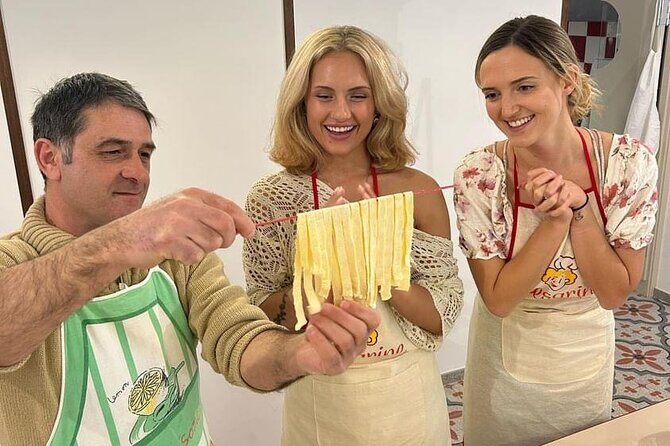 Amalfi: lezione di cucina su pasta, mozzarella e tiramisù - Tiramisù layering: the dessert you can actually reproduce later