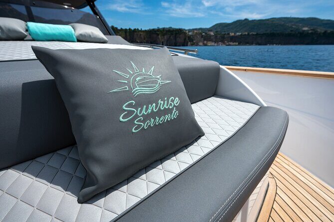 Appreciate the Amalfi coast on a luxury yacht! - Price and value for a group up to 12