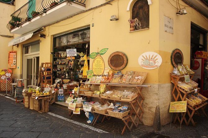 Beauty and History Tour: Positano, Sorrento, Pompeii (FullDay 8h) - Keeping the day smooth: shoes, tickets, and pacing
