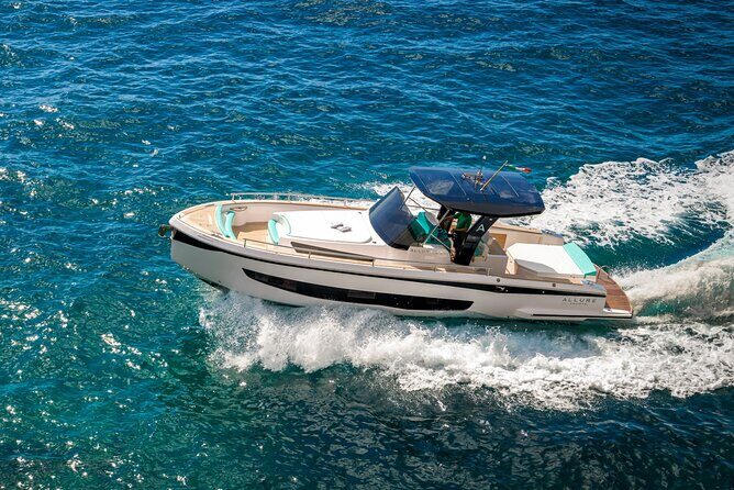 Capri: discover the beauties of the island aboard a Luxury Boat - Who should book this luxury boat tour