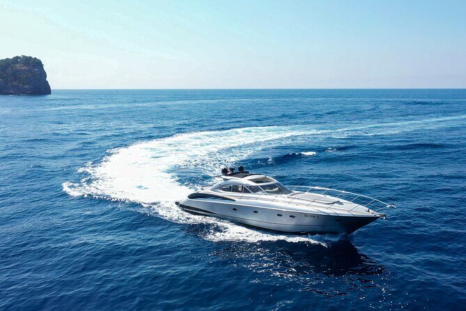 Capri: discover the beauties of the island aboard a Luxury Boat - Sailing past Li Galli, the Faraglioni, and Punta Carena