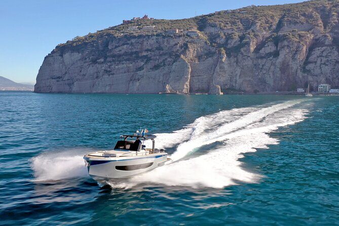 Capri Private all inclusive Boat Tour with City Exploration - Cala del Rio and the Heart Cave (Grotta Iannarella)
