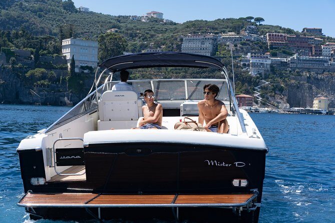 Capri Private Yacht Tour from Sorrento, Capri & Positano - Getting your bearings with Capri’s rocks and harbors