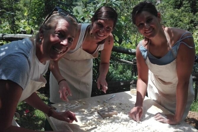 Cooking class: "Traditional dishes of the Mediterranean Diet" - Entering Agriturismo Il Tintore and the Tramonti valley view