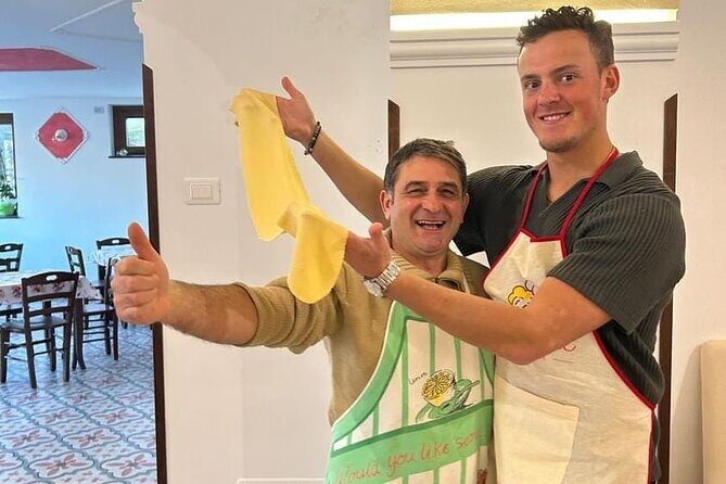 Cooking class with Pasta, mozzarella and Tiramisu with wine - Your chefs: Ferdinando and Michael run the whole show