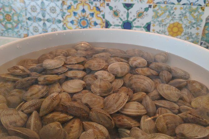 Food Experience with a local in Praiano - The 3-course menu: appetizer, homemade pasta, dessert, with drinks included