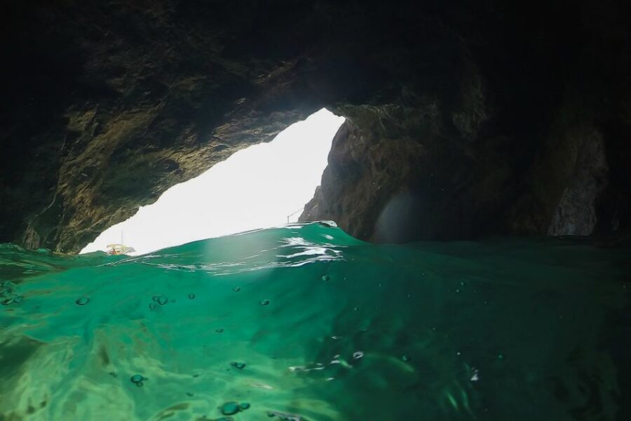 From Amalfi: Amalfi Coast 6-Hour Private Grottoes Boat Trip - Lunch by the sea: when the skipper finds the right stop