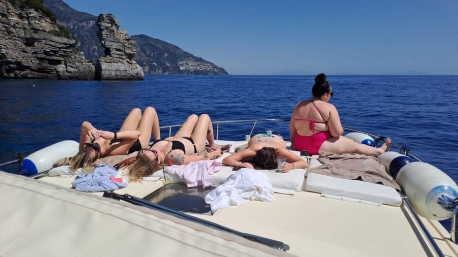 From Amalfi: Amalfi - Positano - Coast boat tour - Li Galli and the Sirenuses area: aperitif views and more water time