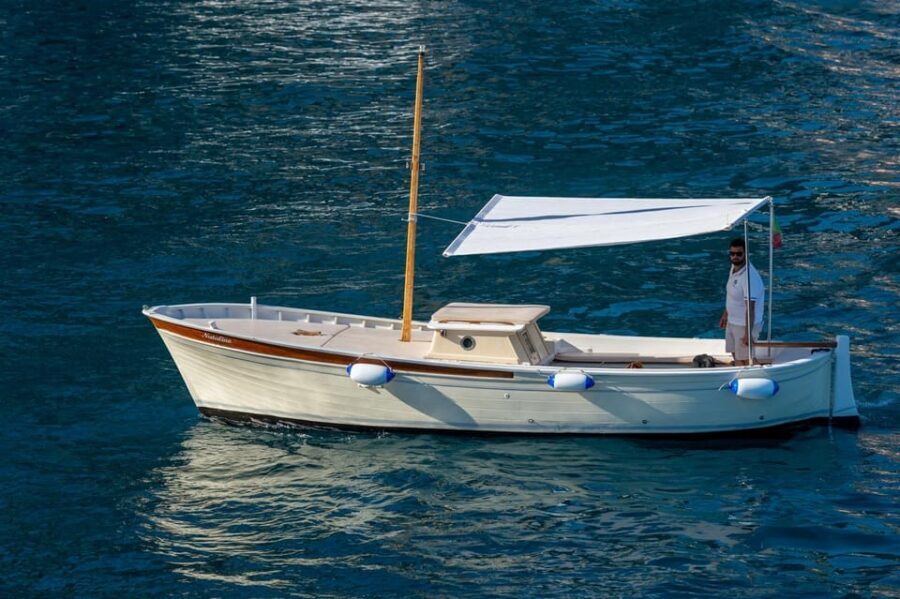 From Amalfi: Amalfi - Positano - Coast boat tour - Food options on request: packed lunch or a restaurant stop