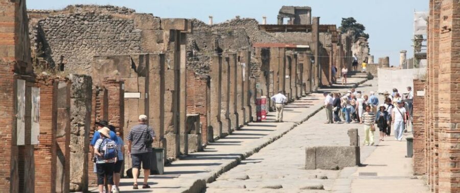 From Rome: Discover Amalfi Coast and Pompeii, Full Day Tour - Positano: lunch break, shopping, and using your free time well