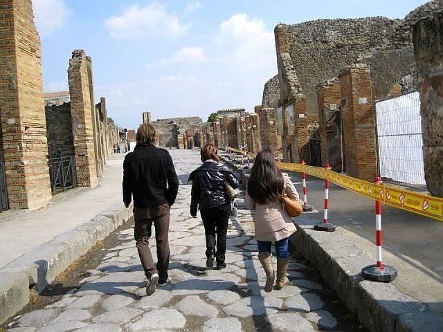 From Rome: Pompeii & Amalfi Coast Full-Day Private Tour - Drive along the Sorrentine Coast: the views do the work