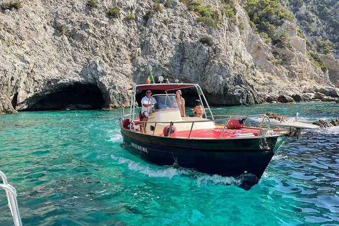Full day in Positano with Gozzo - First look at the Sorrento side: Tordigliano and the Li Galli sail-by