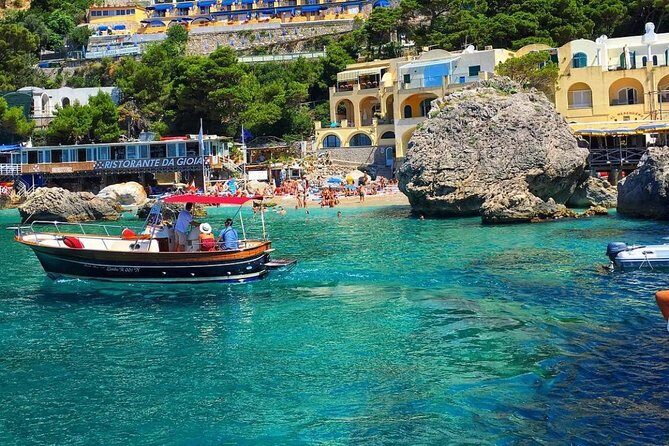 Full day in Positano with Gozzo - Grotta Verde: emerald water inside a short, included stop