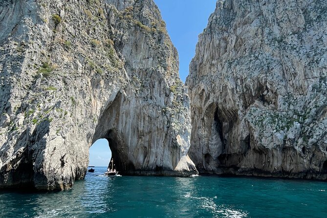 Full day private boat tour to the Island of Capri - What’s included onboard (and how to use it)