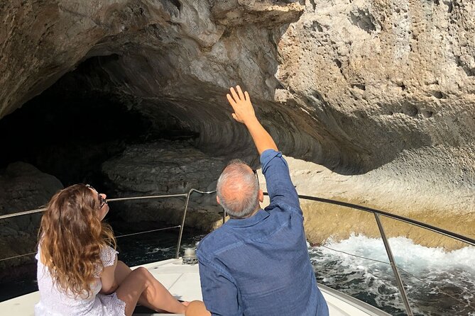 Half day to discover the fascinating island of Capri - Li Galli archipelago swim break: mythology meets a real stop