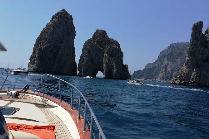 Half day to discover the fascinating island of Capri - Food and drinks onboard: what you can count on