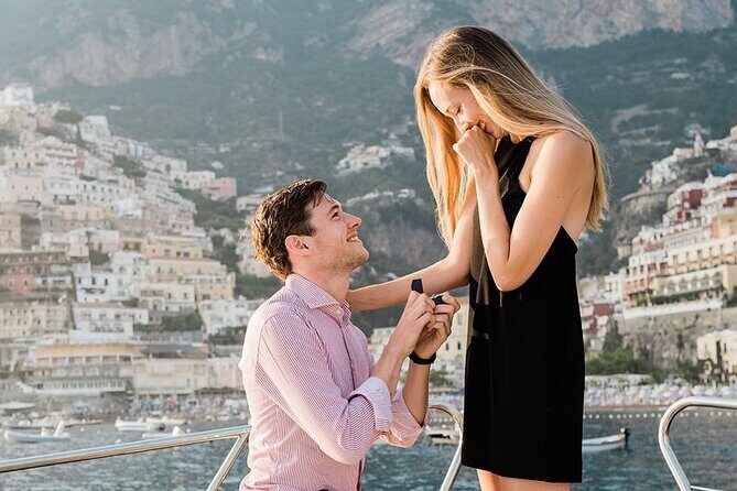 He said yes! Marriage Proposal at Sunset - Private sunset boat proposal off Positano: how it plays in real life