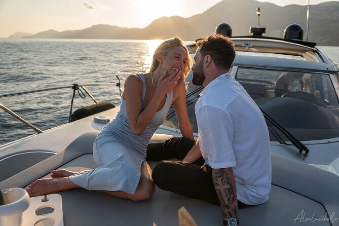 He said yes! Marriage Proposal at Sunset - Drinks on board: what to confirm before you fall for the Prosecco
