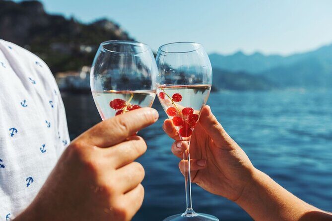 Luxury Cruises - Cruise along the Amalfi Coast: how the route feels in real time