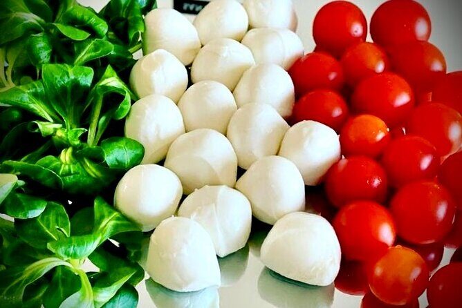 Mozzarella class & more in Sorrento - The lemon orchard walk and garden flavors: more than scenery