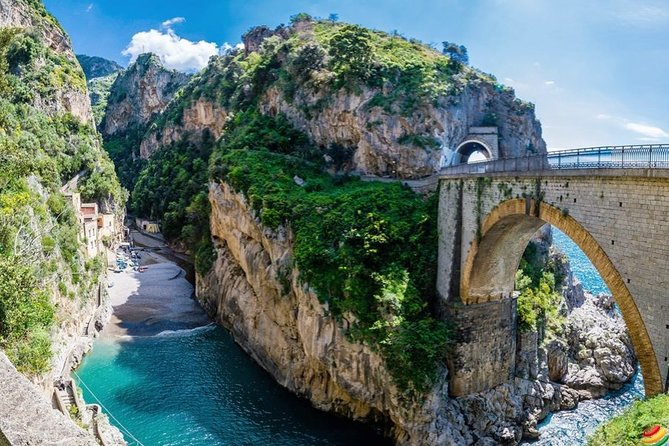Naples Shore Excursion: Sorrento and Amalfi Coast Independent Day Trip from Naples - Positano hour: Church of St Maria Assunta and the crowds you can plan around