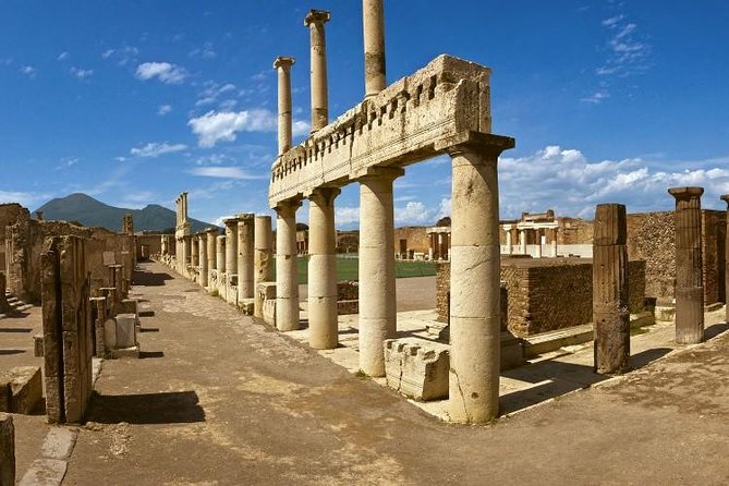 Naples to Positano/Sorrento Transfer via Pompeii (or Vice Versa) - Optional private guide in Pompeii: when it’s worth paying for