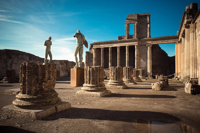 Pompeii and Amalfi Coast Day Trip from Naples - Coral artisan workshop: a short stop with real local flavor