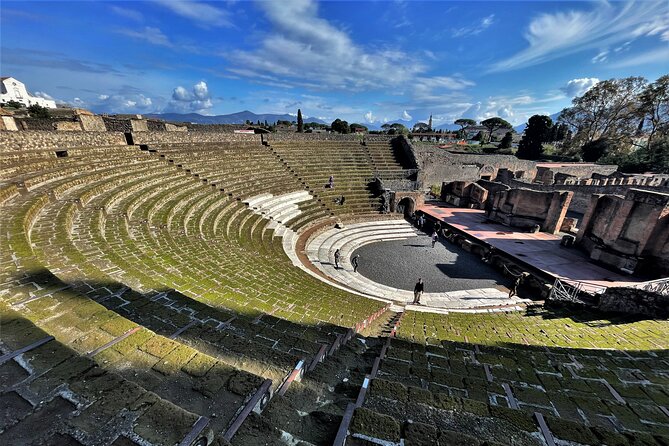 Pompeii Guided Tour from Amalfi Coast - Guides like Frankie and Sasa: why the stories change the ruins