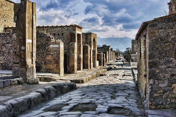 Pompeii, Positano and Amalfi Coast Private Day Tour from Rome - Pompeii archaeological park: seeing the city preserved by disaster